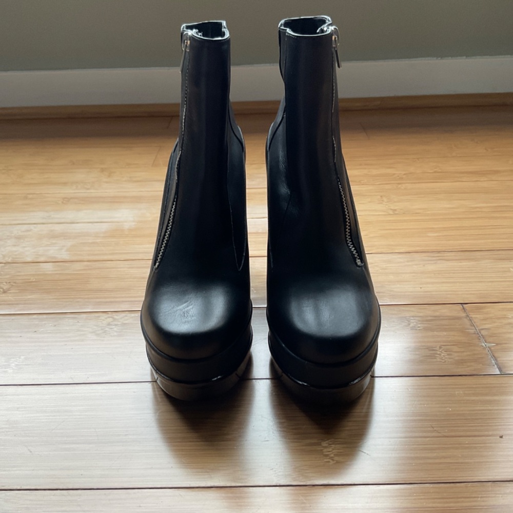 Platform booties - Picture 2 of 4